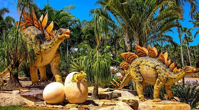 Khu vườn khủng long trong công viên Nong Nooch