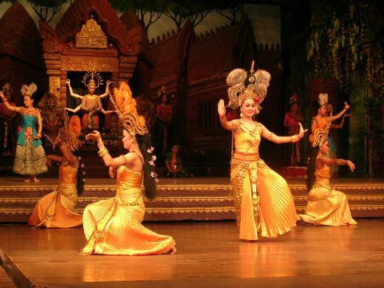 Show diễn văn hóa truyền thống của Thái Lan tại công viên Nong Nooch